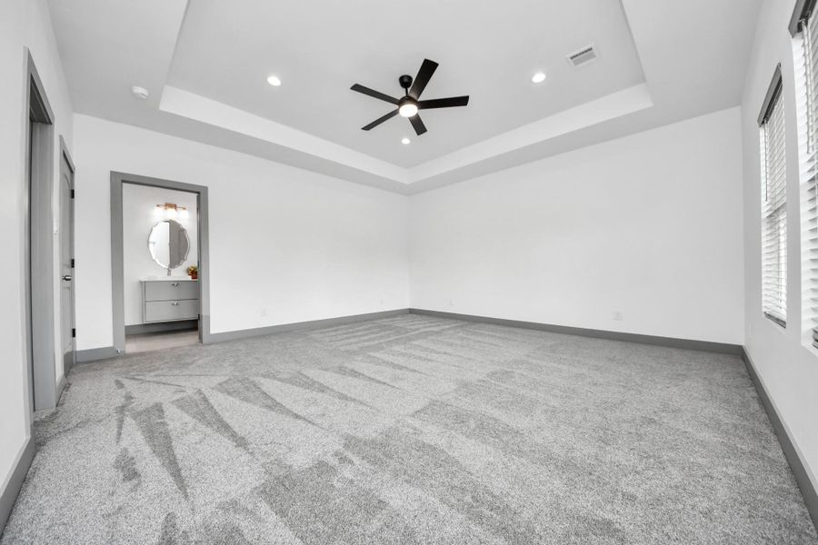 Spacious, unfurnished interior of a new home in , Houston (Image 30).