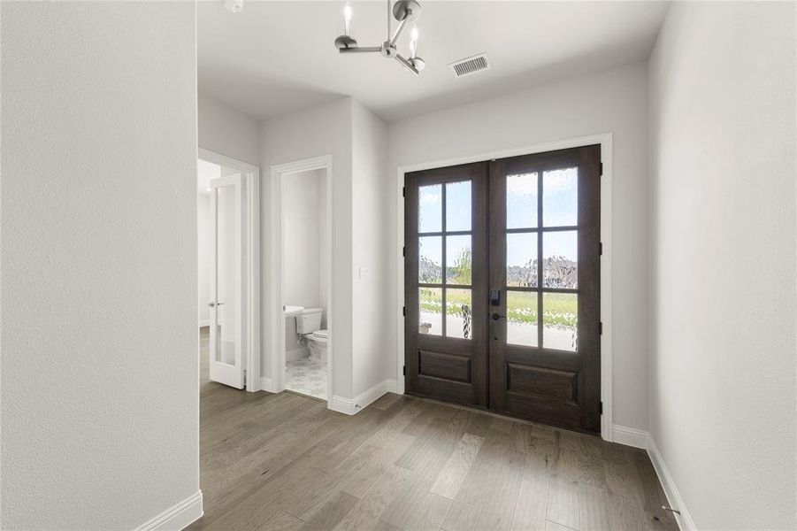 Spacious, unfurnished interior of a new home in Painted Tree Showcase, McKinney (Image 12).