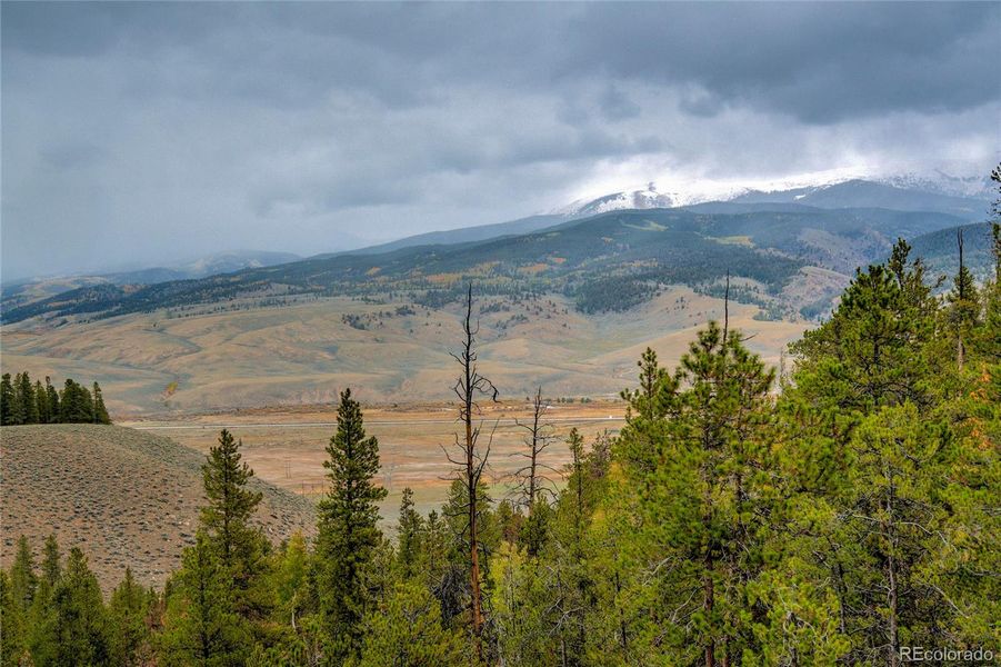 Natural landscape and outdoor views near in Twin Lakes (Image 34). Natural landscape and outdoor views near in Twin Lakes (Image 34).