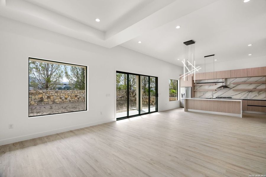Spacious, unfurnished interior of a new home in , El Paso (Image 23).