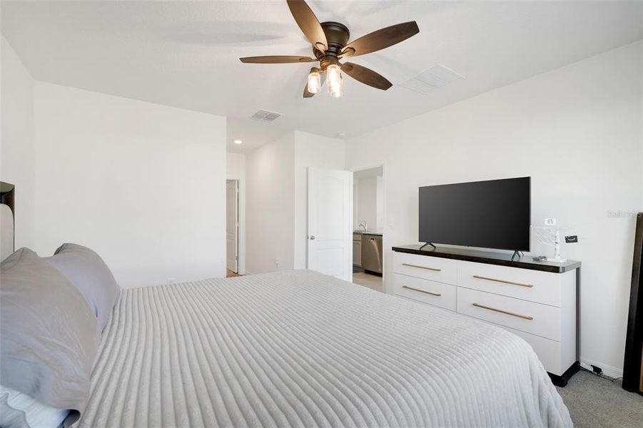 Furnished interior view inside a new home in Westridge Park, Zellwood (Image 16).