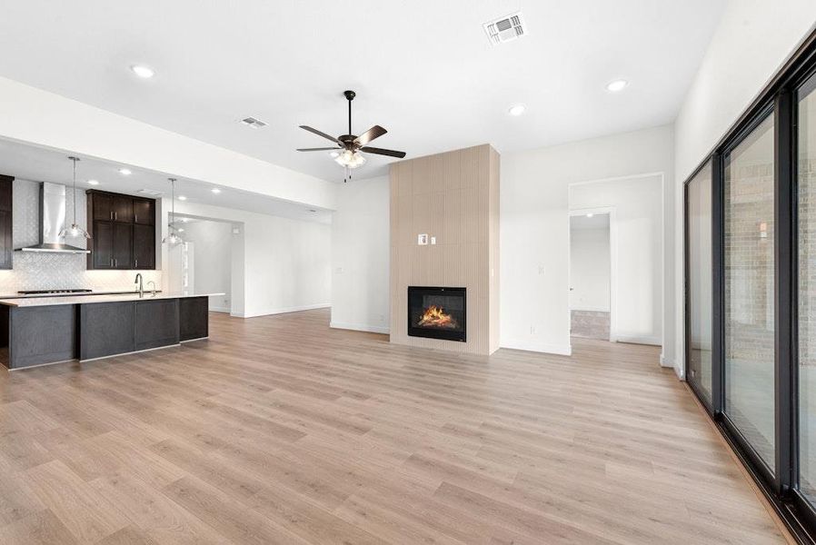 Spacious, unfurnished interior of a new home in Santa Rita Ranch, Liberty Hill (Image 20).