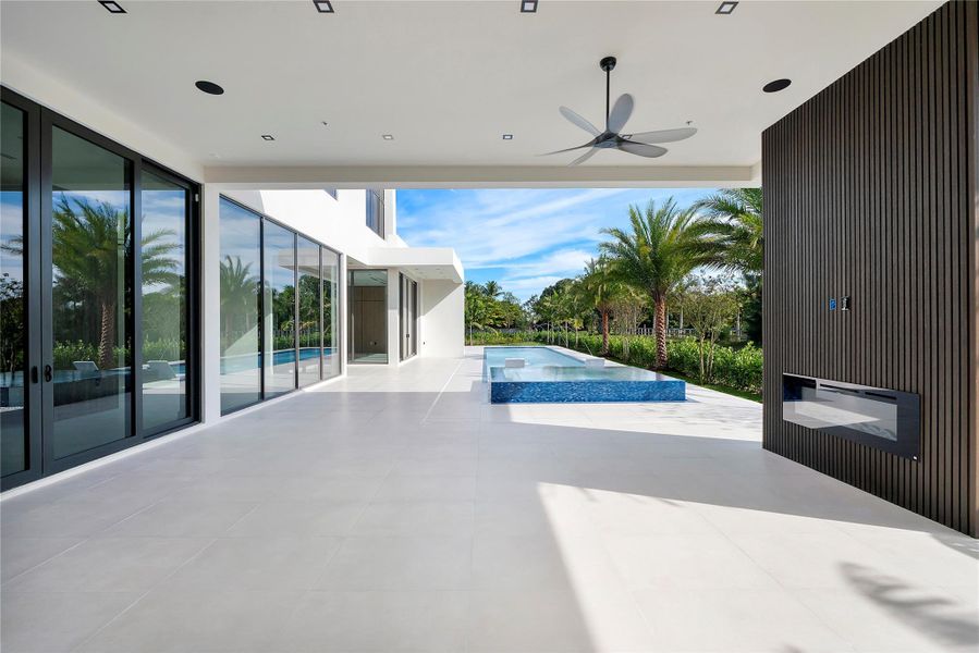 Exterior details and patio area of a home in , Plantation (Image 29).