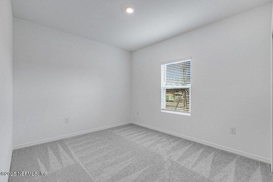 Spacious, unfurnished interior of a new home in Coopers Meadow, Jacksonville (Image 15).