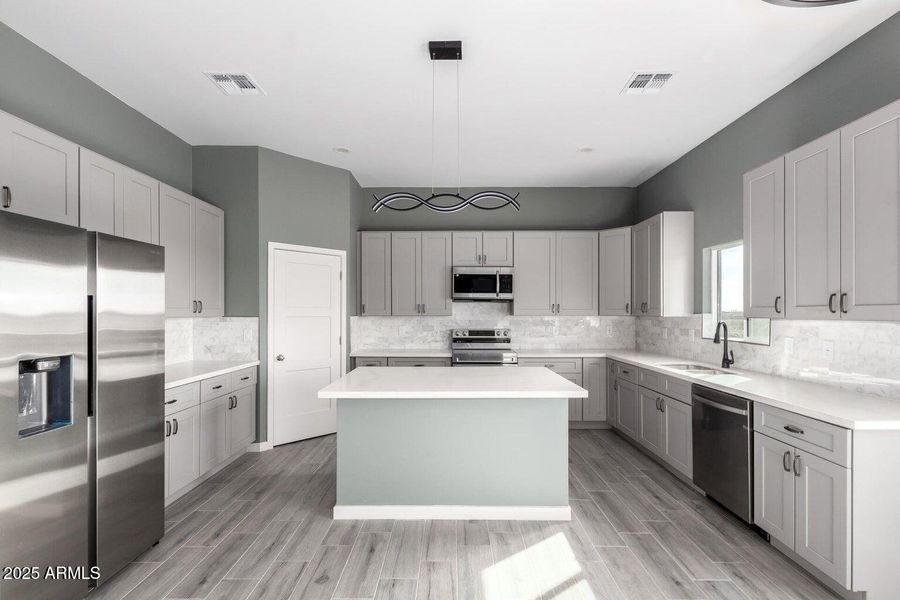 20250209080506065669000000-o