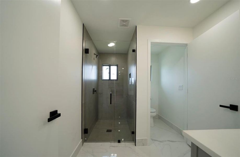 Spacious, unfurnished interior of a new home in , Punta Gorda (Image 24).