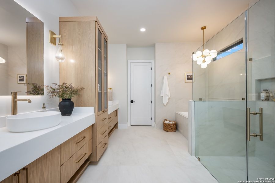 Furnished interior view inside a new home in , San Antonio (Image 37).