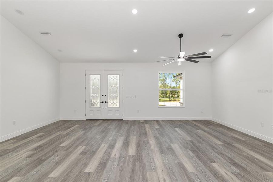 Spacious, unfurnished interior of a new home in , Dunnellon (Image 58).