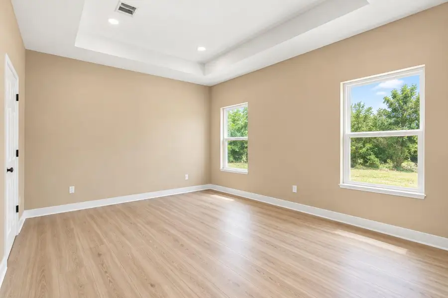 Spacious, unfurnished interior of a new home in , Houston (Image 5).