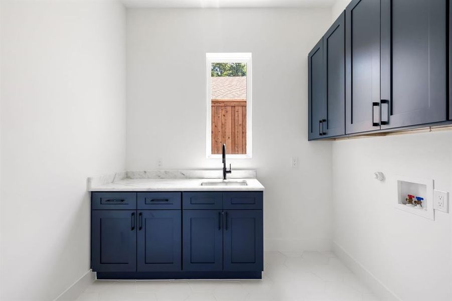 Furnished interior view inside a new home in , Dallas (Image 29).