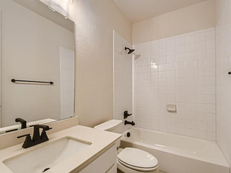 Plan 1530 Bathroom Representative Photo