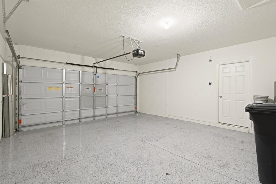 Spacious, unfurnished interior of a new home in Central Park 40s, Port St. Lucie (Image 34).
