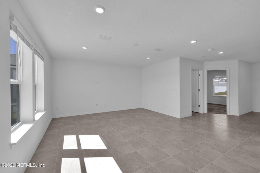Spacious, unfurnished interior of a new home in Wells Landing, Jacksonville (Image 23).