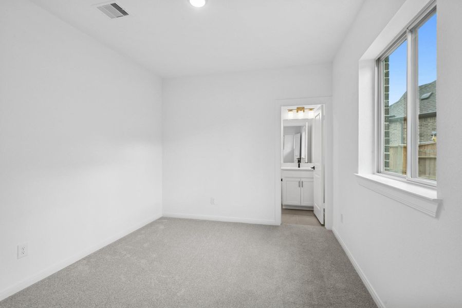 Spacious, unfurnished interior of a new home in Escondido 60', Magnolia (Image 35).