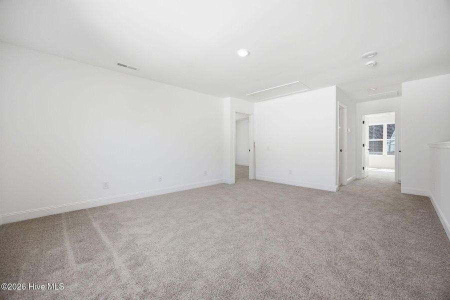 Spacious, unfurnished interior of a new home in Legacy Lakes, Aberdeen (Image 27).