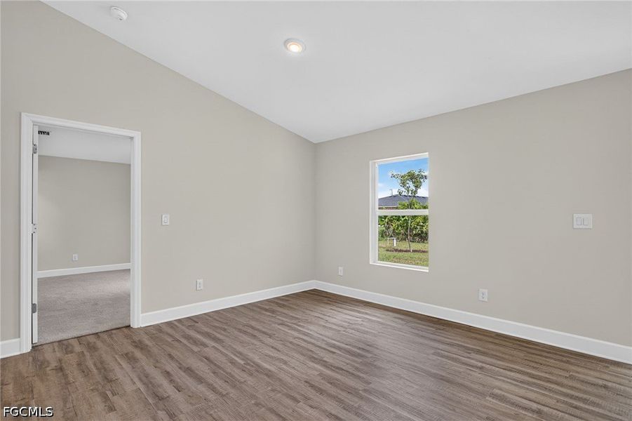 Spacious, unfurnished interior of a new home in Cape Coral, Cape Coral (Image 19).