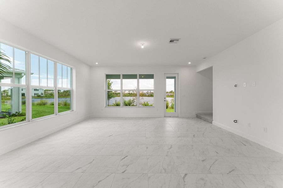 Spacious, unfurnished interior of a new home in Avila, Jensen Beach (Image 13).
