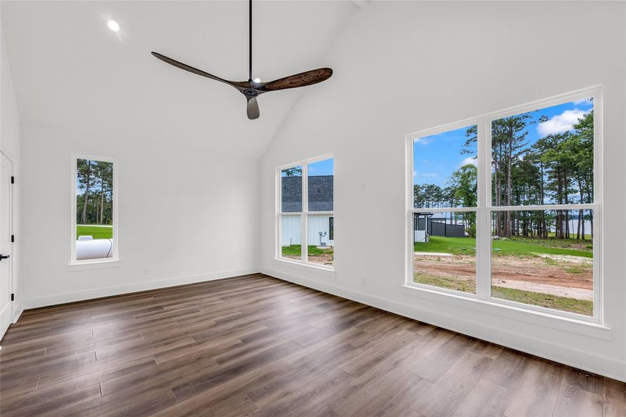 Spacious, unfurnished interior of a new home in , Brookeland (Image 27).