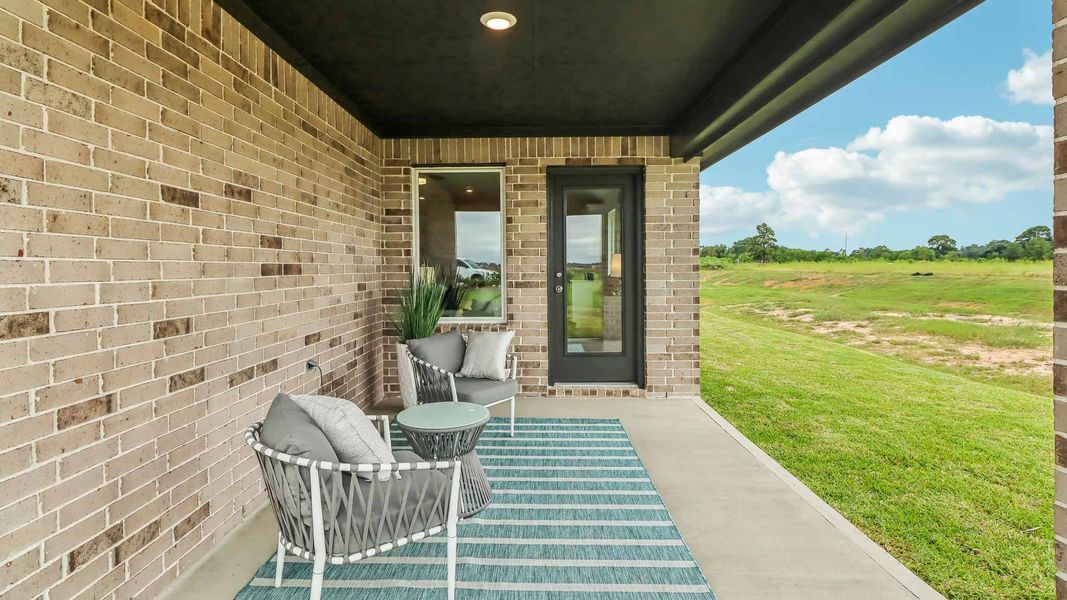 Representative exterior details of a home built from the Lakeway by D.R. Horton in Sunterra, Katy (Image 3).