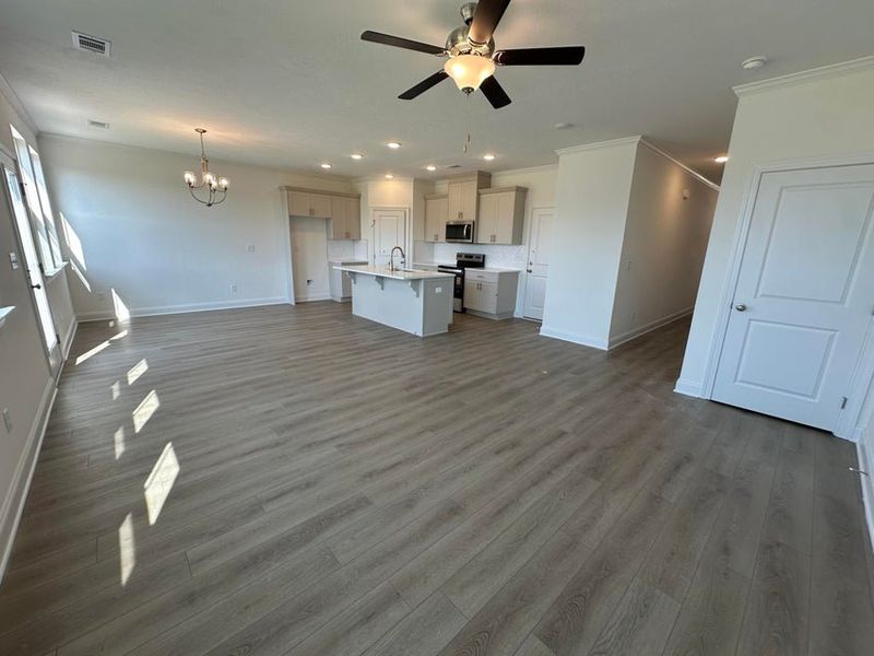 Spacious, unfurnished interior of a new home in Windsor, North Augusta (Image 11).