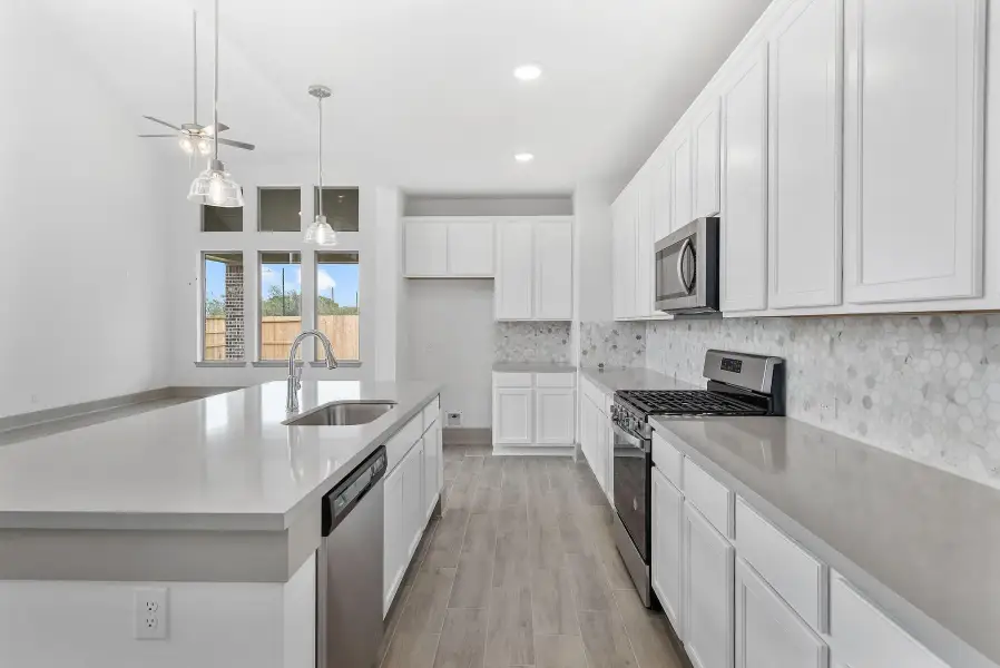 Furnished interior view inside a new home in Cross Creek West, Fulshear (Image 11).