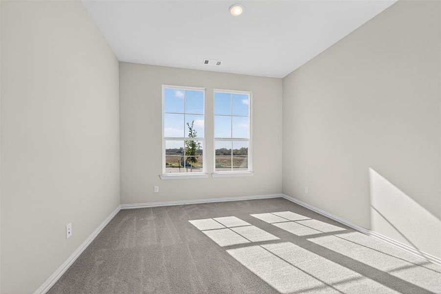 Spacious, unfurnished interior of a new home in Liberty Pointe, Gainesville (Image 15).