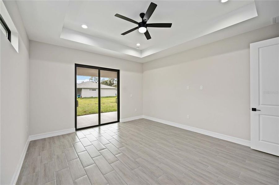Spacious, unfurnished interior of a new home in , Port Charlotte (Image 33).
