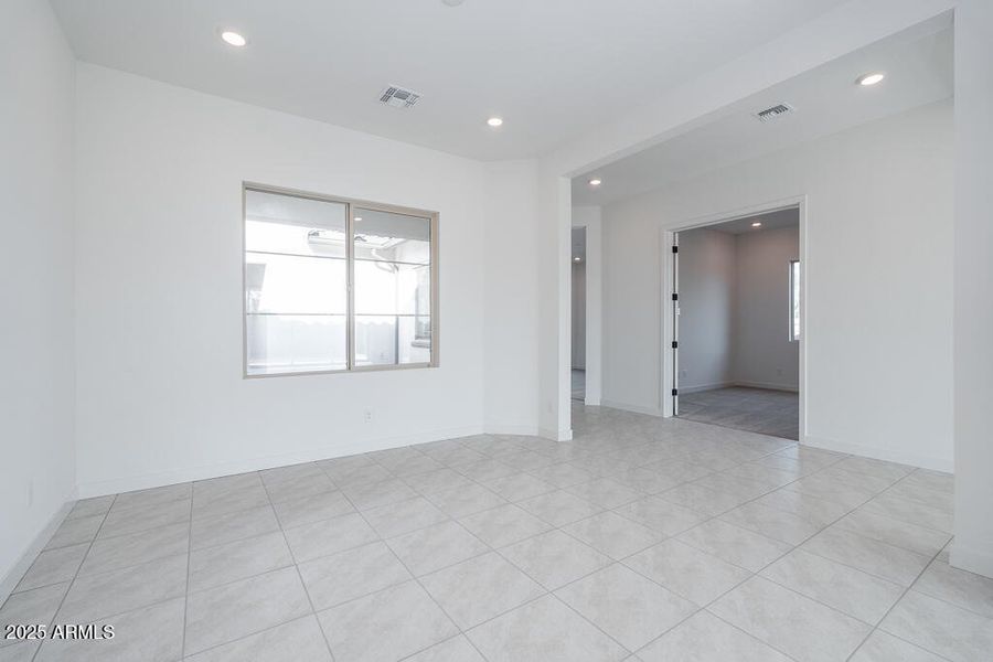 Tri Pointe Blossom Rock 554 - Flex Dinin Tri Pointe Blossom Rock 554 - Flex Dinin