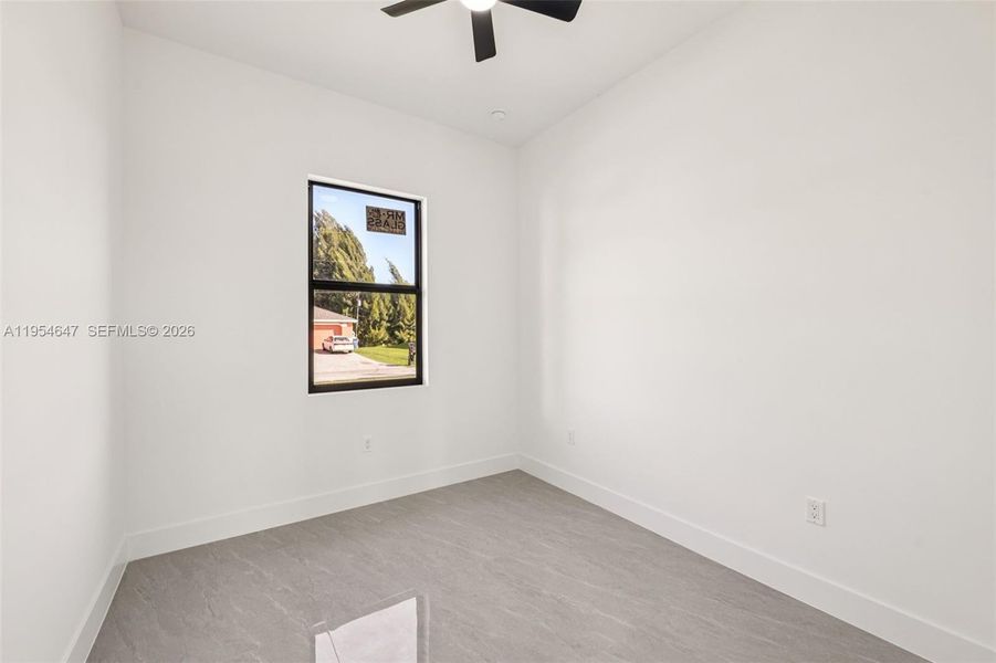 Spacious, unfurnished interior of a new home in , Lehigh Acres (Image 21).