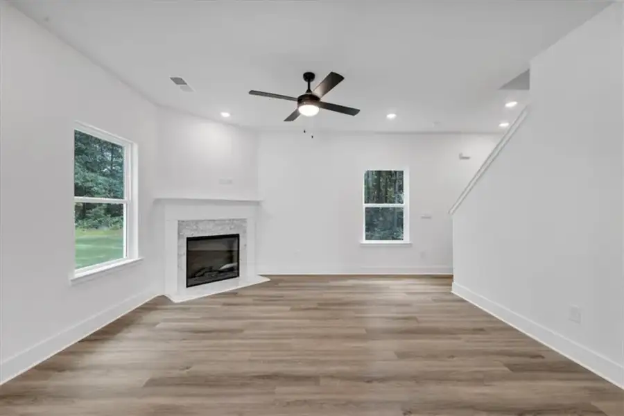 Spacious, unfurnished interior of a new home in Canterbury Villas, Carrollton (Image 29).