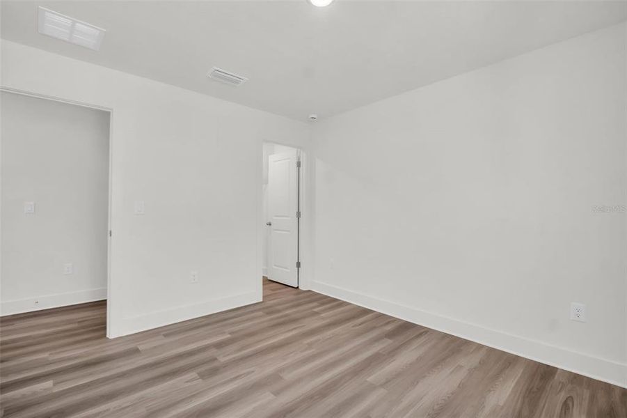 Spacious, unfurnished interior of a new home in Emerald Fields, Hudson (Image 19).