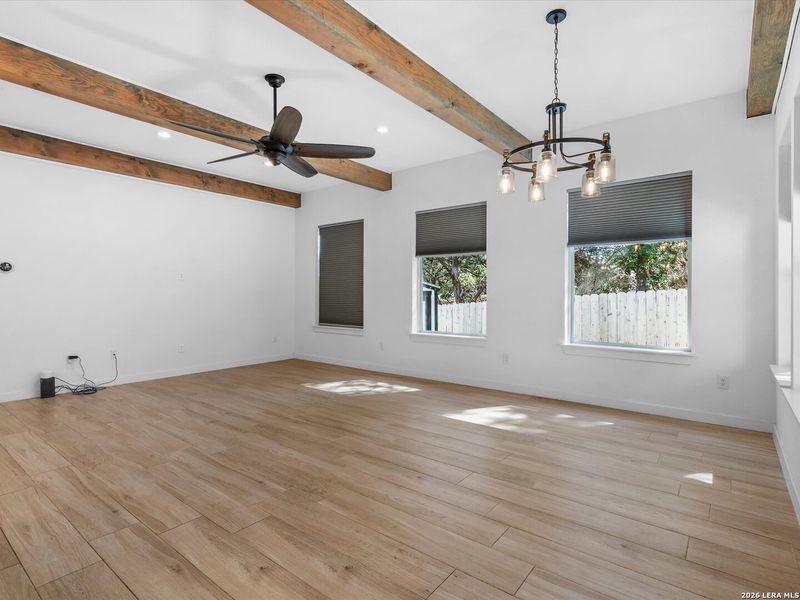 Spacious, unfurnished interior of a new home in , Canyon Lake (Image 23).