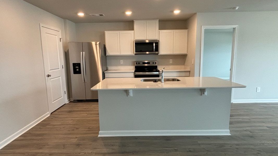 Representative furnished interior of a home built from the ARIA by D.R. Horton in Savannah Lakes, Lewisburg (Image 27).