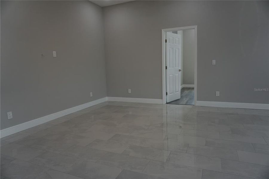 Spacious, unfurnished interior of a new home in , Largo (Image 20). Spacious, unfurnished interior of a new home in , Largo (Image 20).