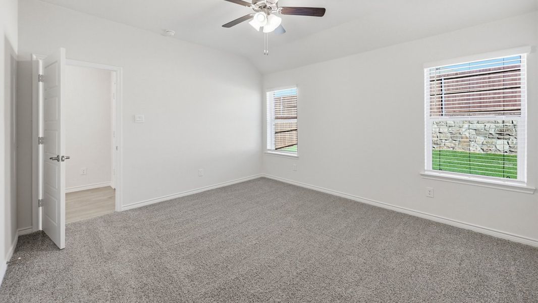 Spacious, unfurnished interior of a new home in Silverado, Aubrey (Image 5).