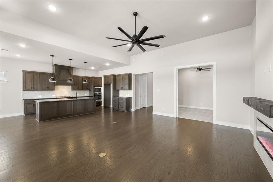 17224 Musial- Living Room-2