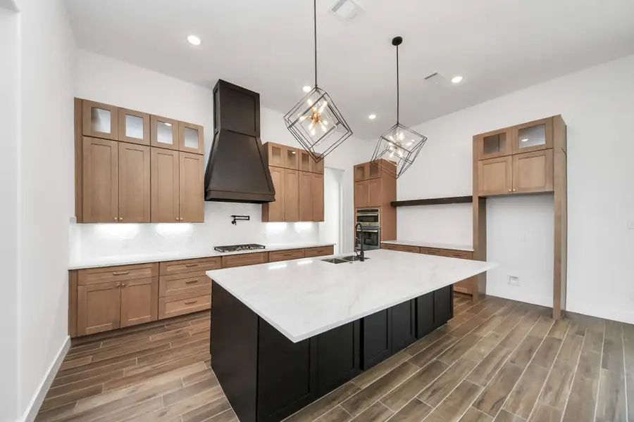 Grand Kitchen Island