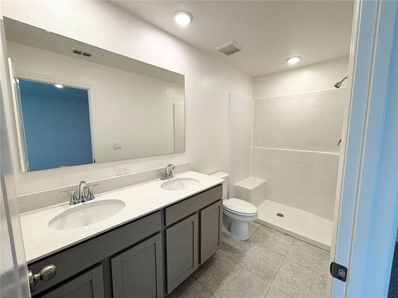 Furnished interior view inside a new home in Poinciana, Kissimmee (Image 16). Furnished interior view inside a new home in Poinciana, Kissimmee (Image 16).