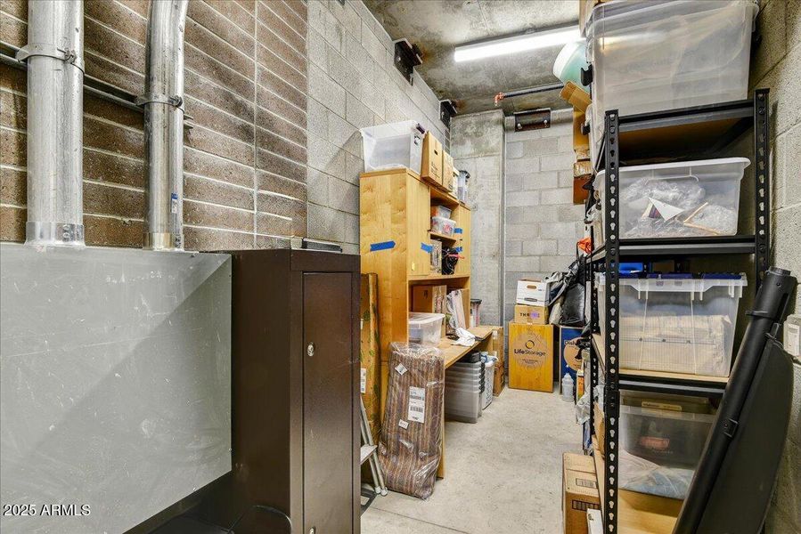 24-Storage Unit 24-Storage Unit