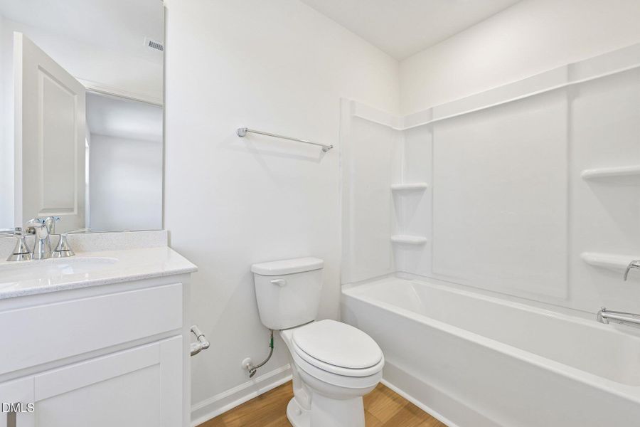22-web-or-mls-Glen Lyon Drive-S2204-022
