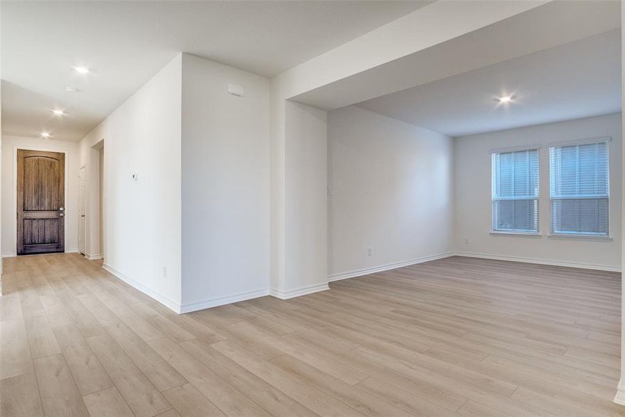 Spacious, unfurnished interior of a new home in Sierra Vista at Kelly Ranch, Aledo (Image 17).