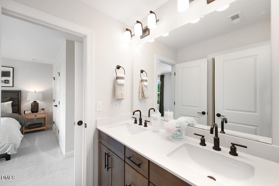 hj-nc-raleigh-silverstone-wayland-457-ro hj-nc-raleigh-silverstone-wayland-457-ro