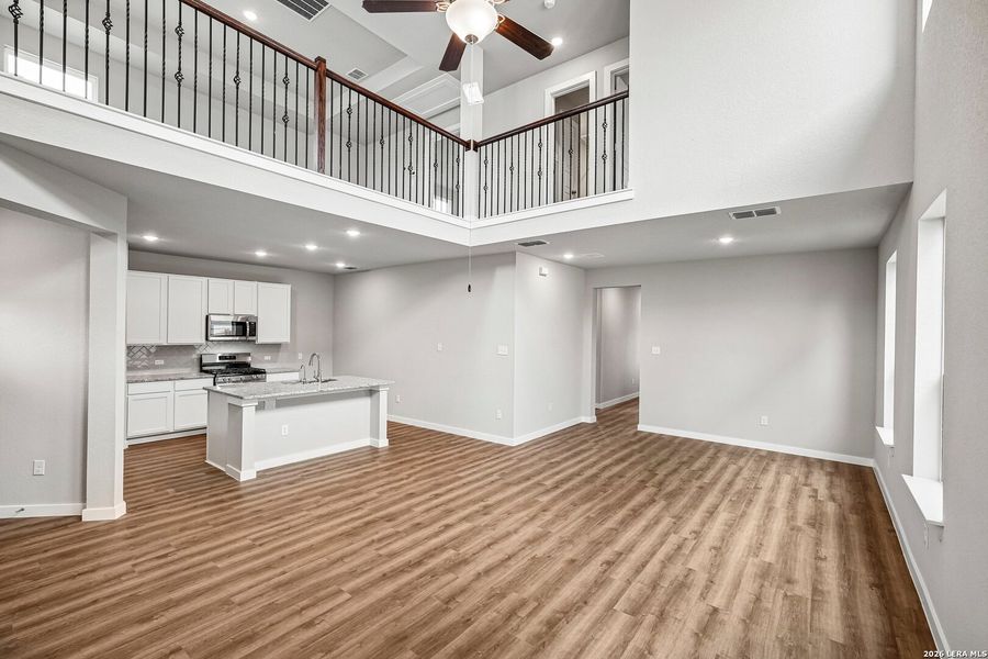 Spacious, unfurnished interior of a new home in Willow Point, San Antonio (Image 35). Spacious, unfurnished interior of a new home in Willow Point, San Antonio (Image 35).