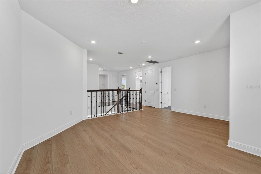 Spacious, unfurnished interior of a new home in Hawkstone, Sarasota (Image 29).