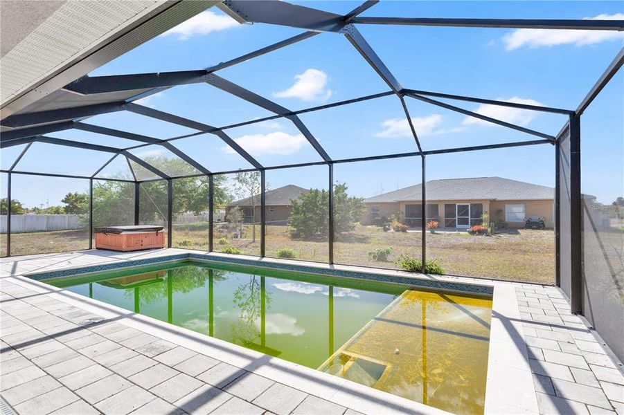 Exterior details and patio area of a home in , Cape Coral (Image 21).