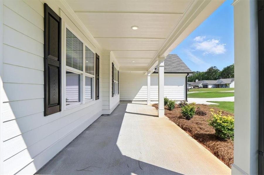 Exterior details and patio area of a home in , Hartwell (Image 18).