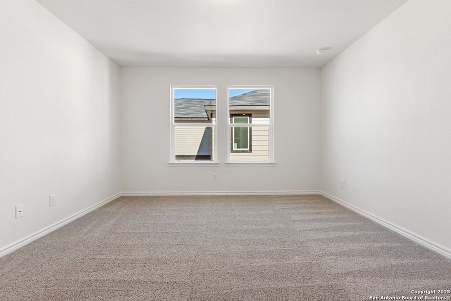 Spacious, unfurnished interior of a new home in The Granary - Heritage Collection, San Antonio (Image 9).