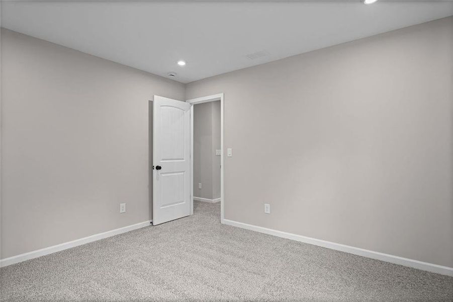 Spacious, unfurnished interior of a new home in Pickens Bluff, Dallas (Image 35).