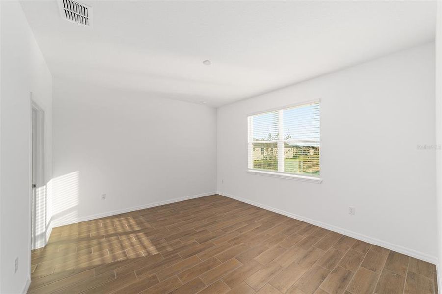 Spacious, unfurnished interior of a new home in , Ocala (Image 30).