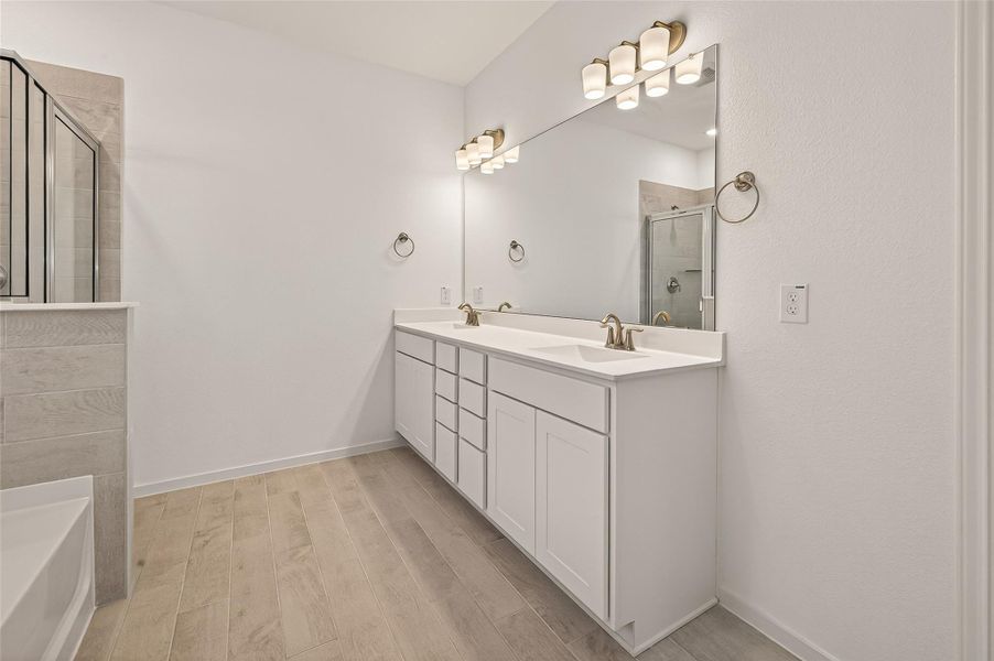 Furnished interior view inside a new home in Lago Mar, Texas City (Image 12).